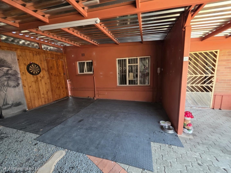 5 Bedroom Property for Sale in Wilgehof Free State